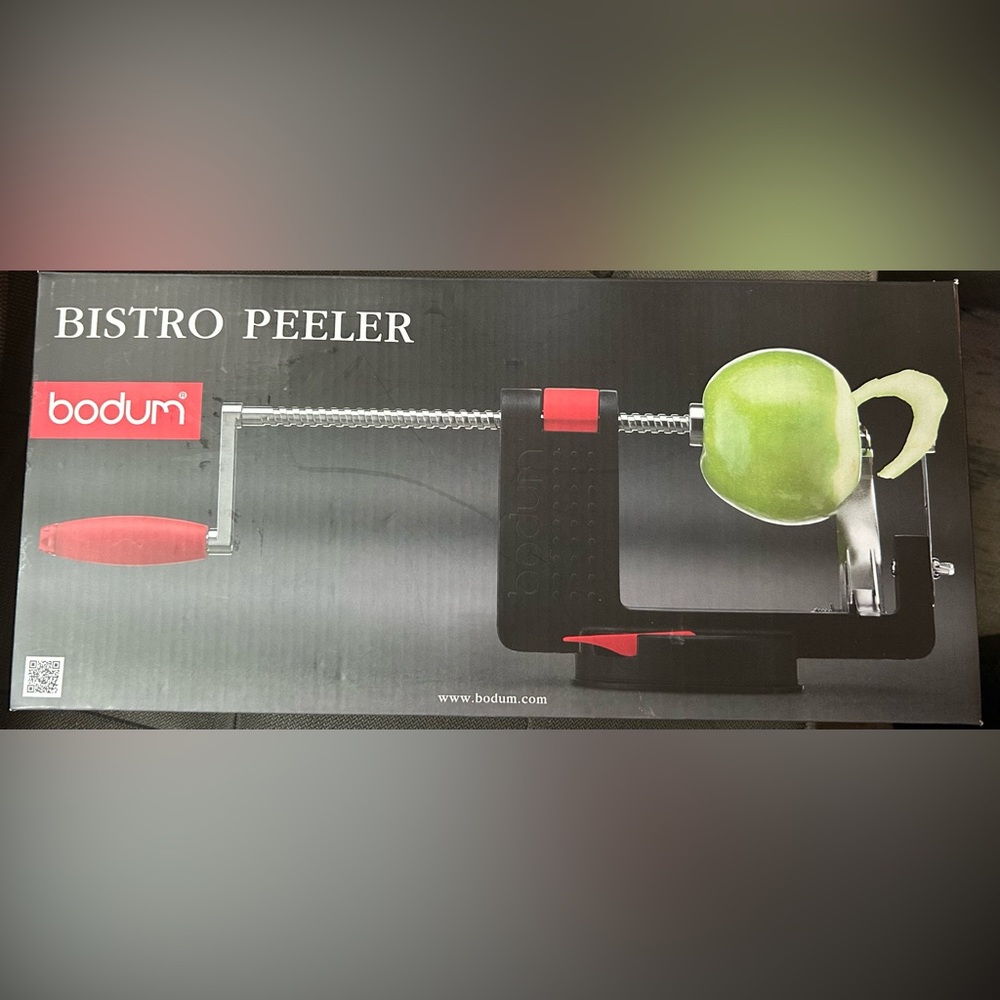 Bodum Bistro “Apple” Peeler black brand new in box